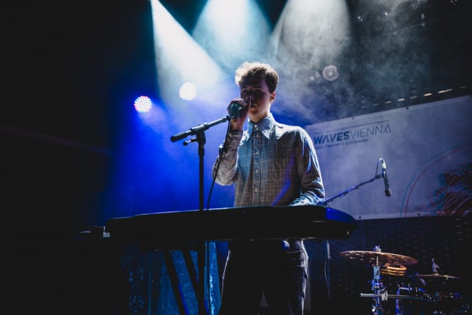 ON BELLS @ Waves Festival 2019 © Kiki Heindl