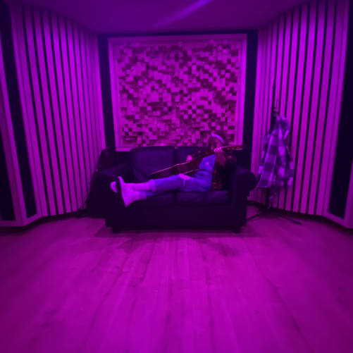 Studio Session:) Content
