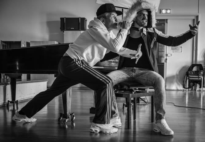 Coulisses du portrait Option Musique par Jean-Claude Péclet Content