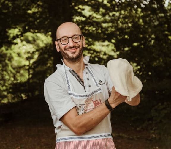 Our pizzaiolo in action Content