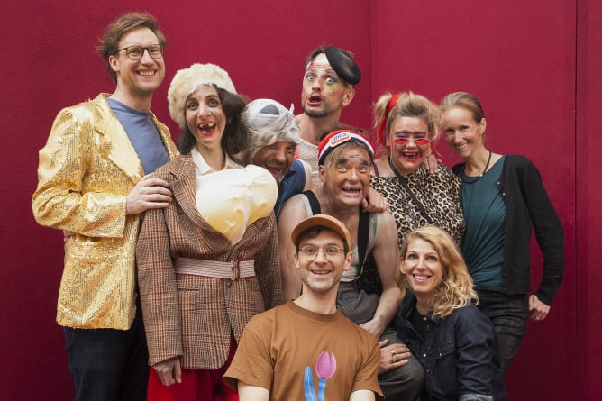 Das Team (v.l.n.r): Thomas Toppler, Ambra Berger, Régis Mainka, Michael Strasser, Peter Bozek, Kristóf Szimán, Ida Golda, Eva Maria Mayer, Hannelore Schmid © Michael Strasser
