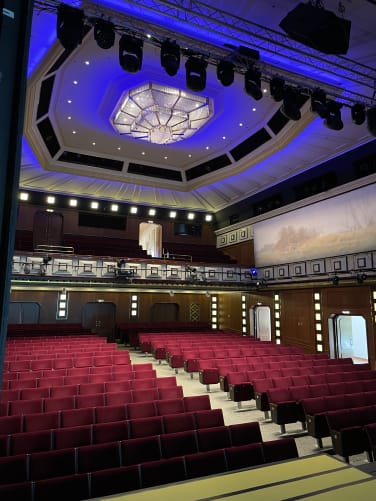 (C) Theater Akzent