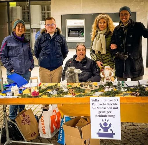 Unterschriftensammlung in der Altstadt von Solothurn am 17.12.2022