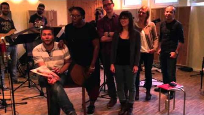 Weihnachtskonzert für Flüchtlinge - Tracey Campbell & Band