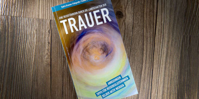Trauer-Reiseführerin — Crowdfunding bei wemakeit