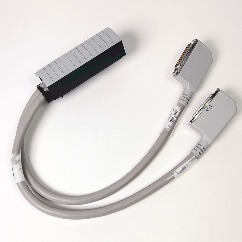 A-B Rockwell 1492-C010010UF LAW 2-Length D-Cable Connection Products