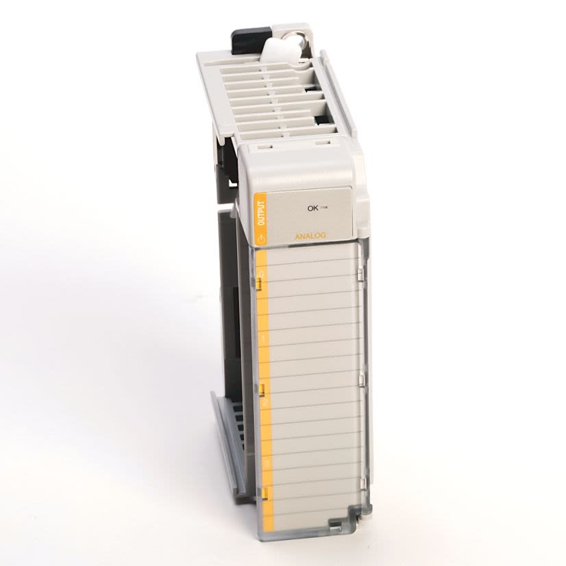 A-B Rockwell 1769-OF8C CompactLogix 8 Pt A/O