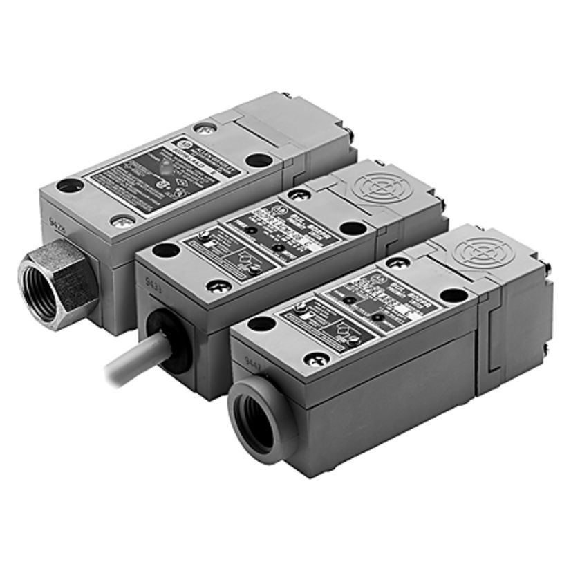 A-B Rockwell 700-HF32A1 GP Short Square Base Relay