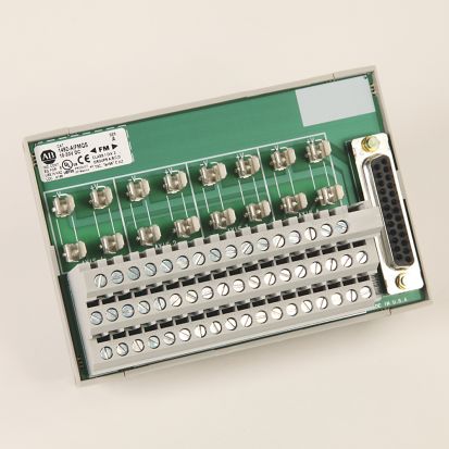 A-B Rockwell 1492-AIFM8-3 Connection Products