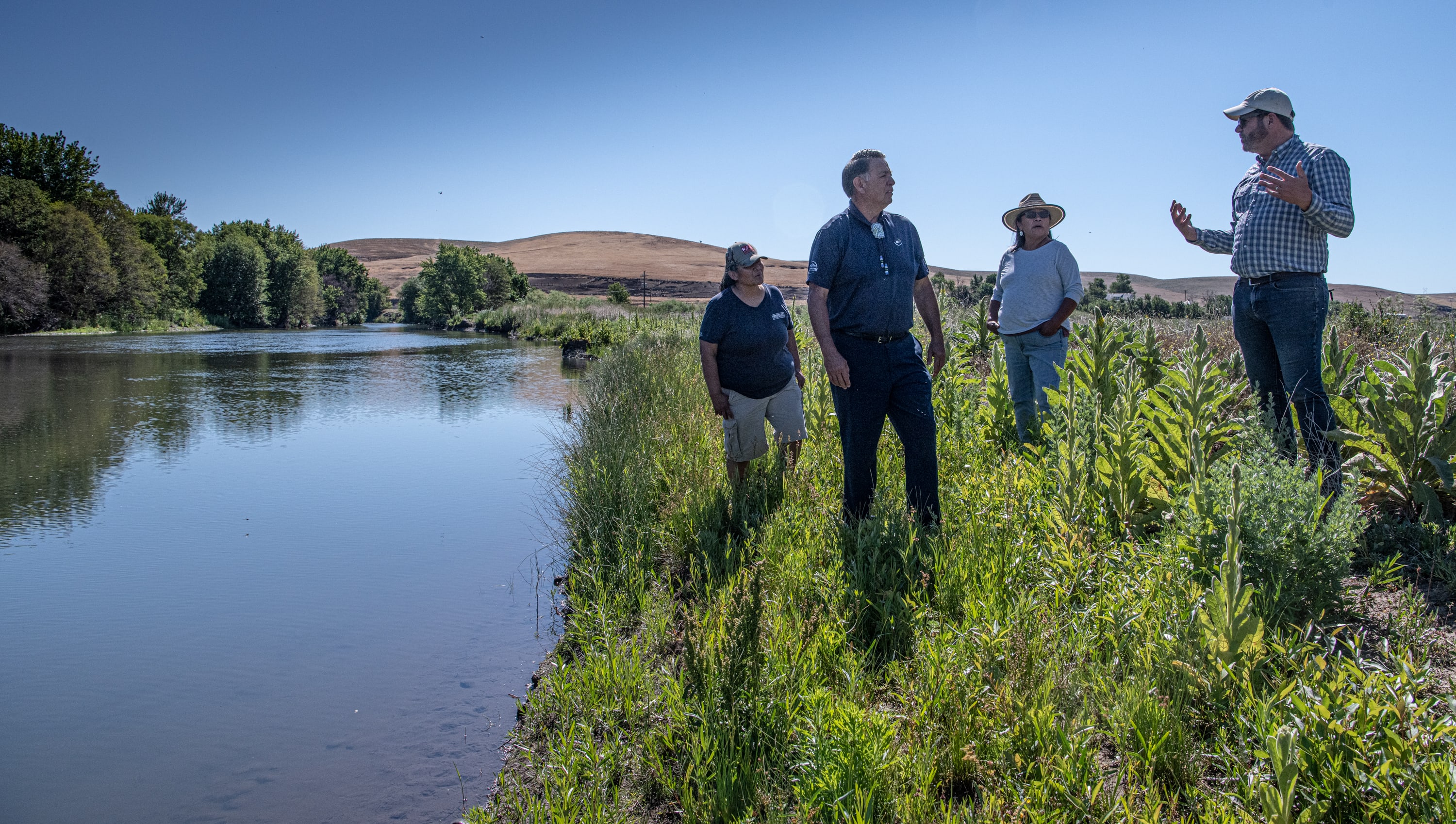 WRC and members of the
Confederated Tribes of the Umatilla
Indian Reservation discuss the
importance of the Umatilla Floodplain
Property, which contains two miles of
the Umatilla River and a mile of lower
Birch Creek.
