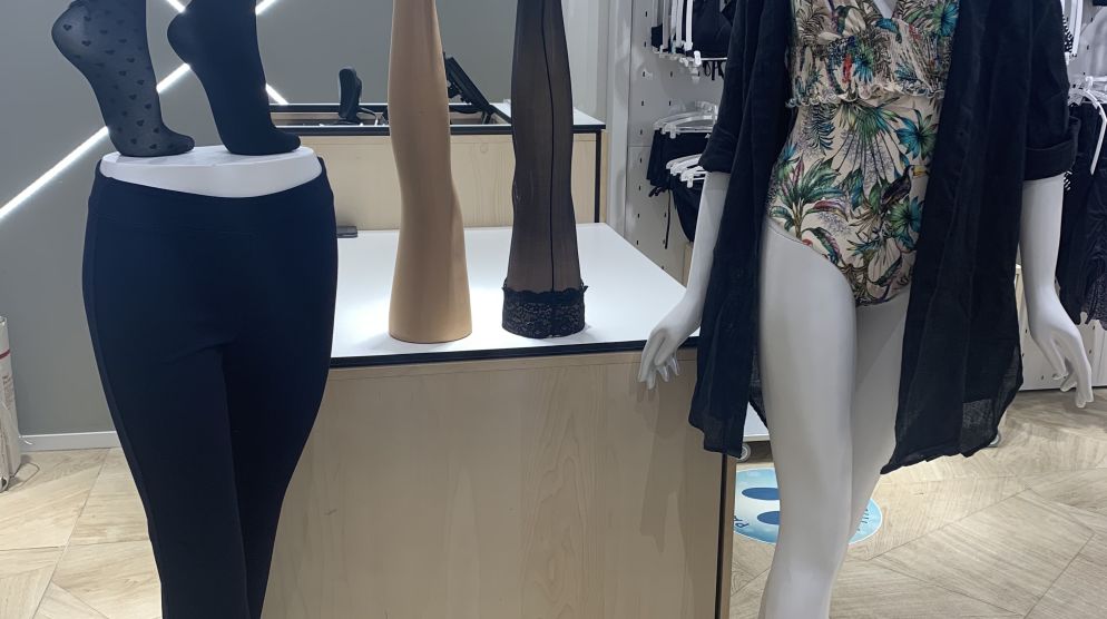 Now Hiring at Calzedonia Now Hiring at Calzedonia