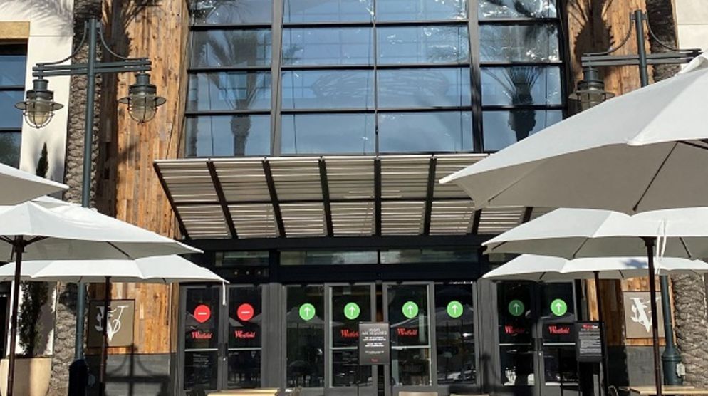 Eat Local: Outdoor Dining Eat Local: Outdoor Dining