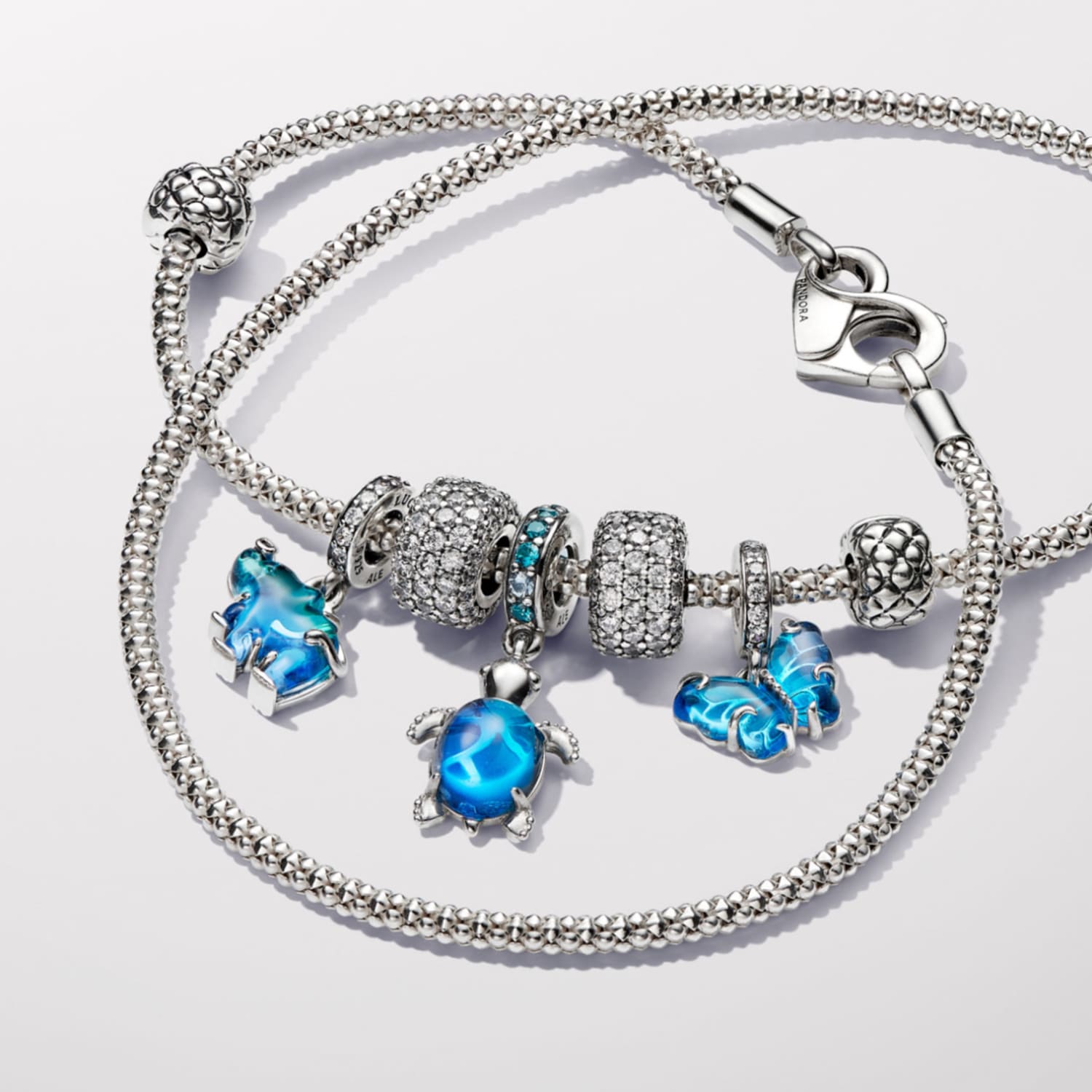 Enjoy 25% off storewide at Pandora