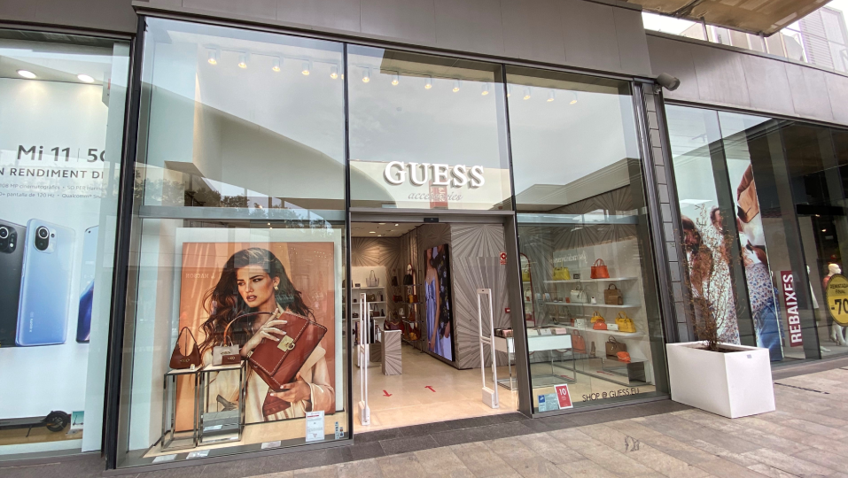 Nueva tienda Guess Nueva tienda Guess