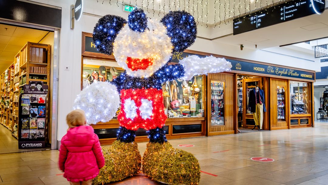 Amstlvn Twinkelt lichtjestour brengt feeststemming in Stadshart Amstelveen Amstlvn Twinkelt lichtjestour brengt feeststemming in Stadshart Amstelveen