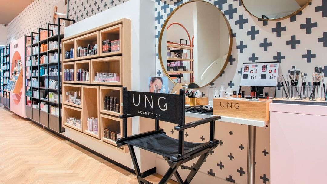 Schoonheidssalon en winkel MaPeau geopend in Stadshart Amstelveen Schoonheidssalon en winkel MaPeau geopend in Stadshart Amstelveen