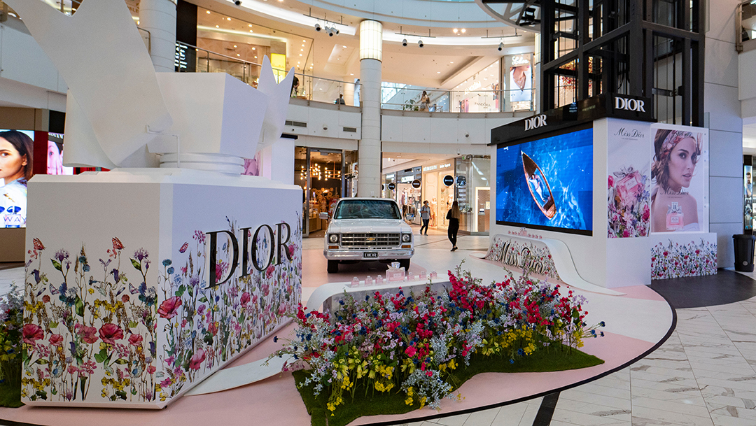Miss Dior #WakeUpForLove Miss Dior #WakeUpForLove