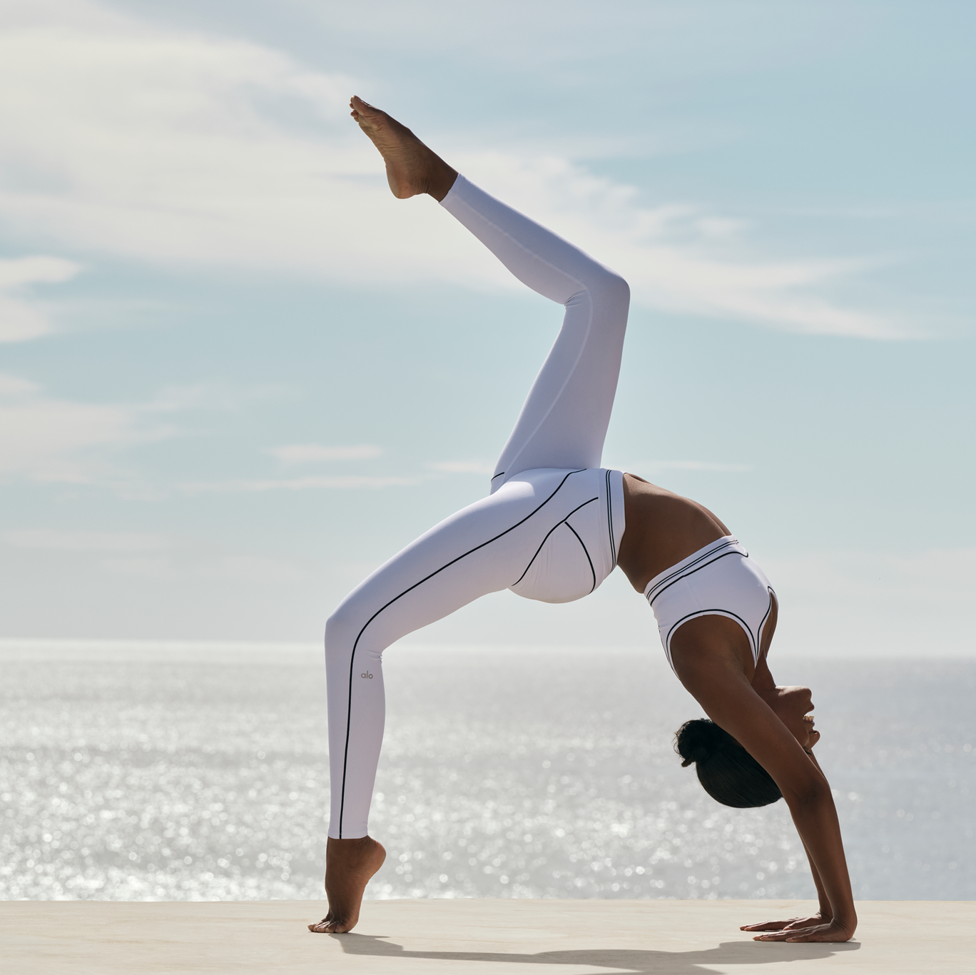 Alo Yoga ワッフルセットアップ 上下セット（オフホワイト） Alo Yoga ワッフルセットアップ 上下セット（オフホワイト）