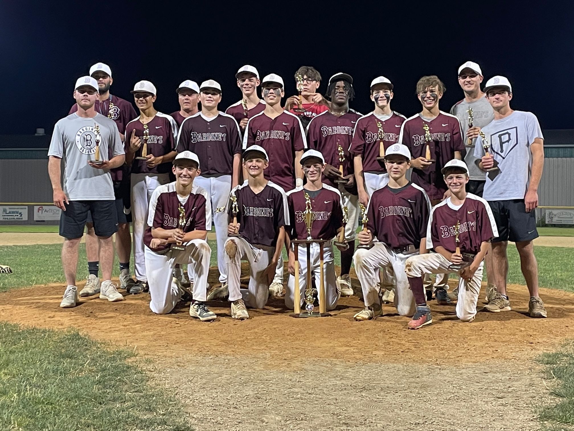 Bardine's wins both the regular season and post-season Teener League titles