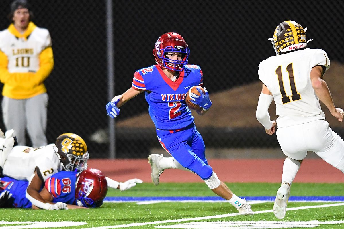 Mount Pleasant's Lane Golkosky rushed for 118 yards and four touchdowns in the Vikings win over Greensburg Salem. (Photo by: www.westernpasports.com)