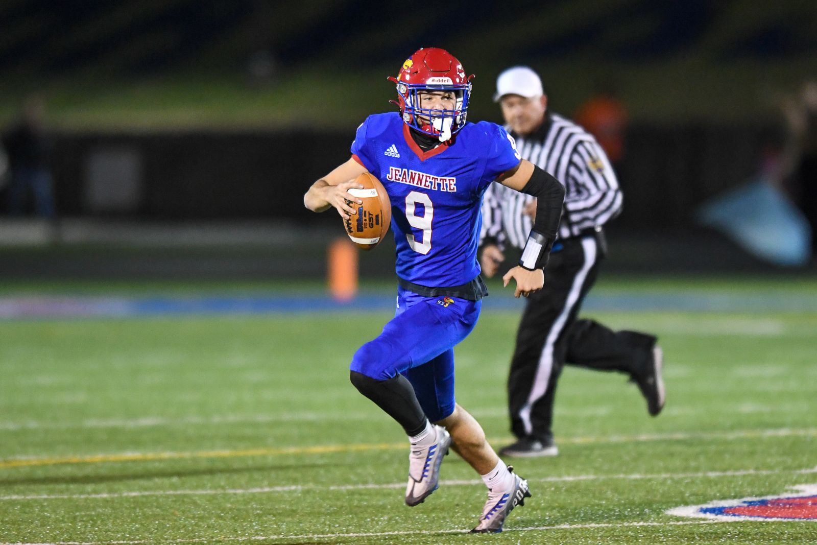Jeannette's Payton Molter accounted for three touchdowns in the Jayhawks win over Springdale. (Photo by www.westernpasports.com)