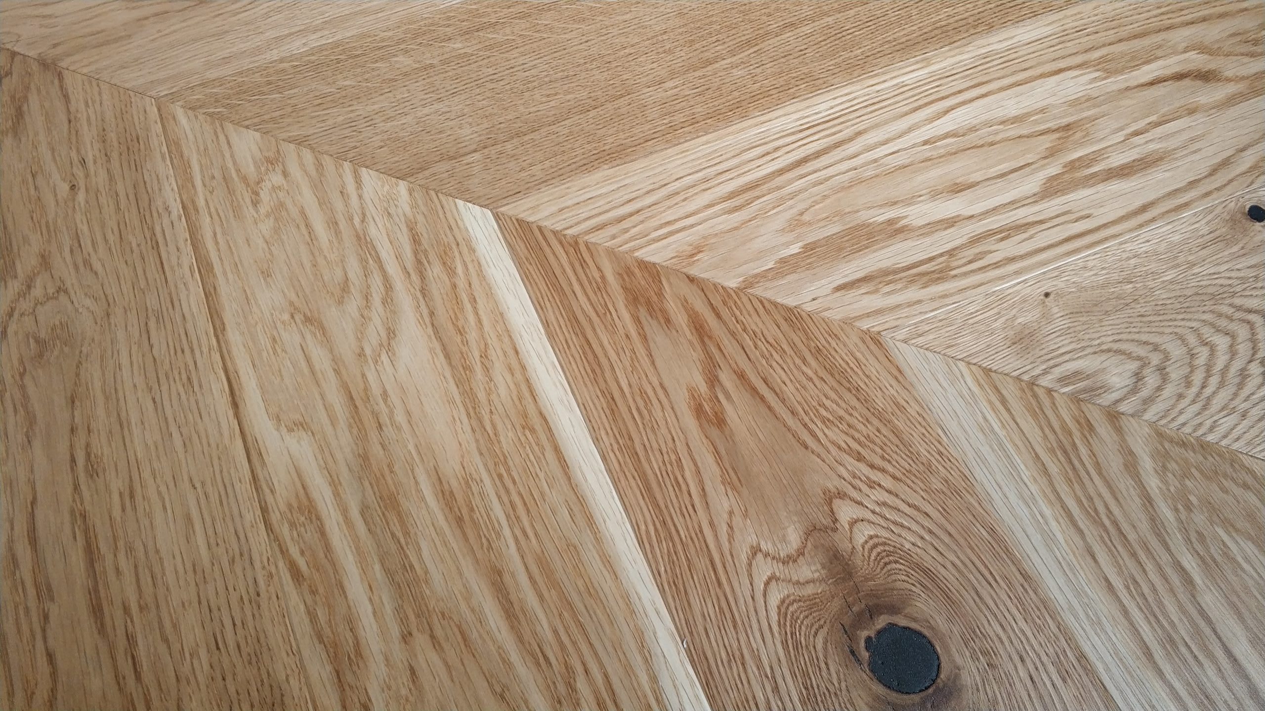 Bohus Natural Oak Brushed Matt Lacquered Chevron Parquet Flooring - Image 3