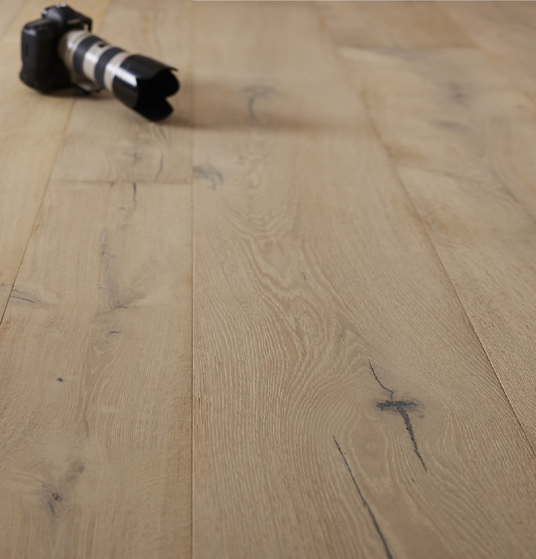 Brechin Oak Brushed Rustic Lime Dual-Width Engineered Hardwood Flooring - Image 2