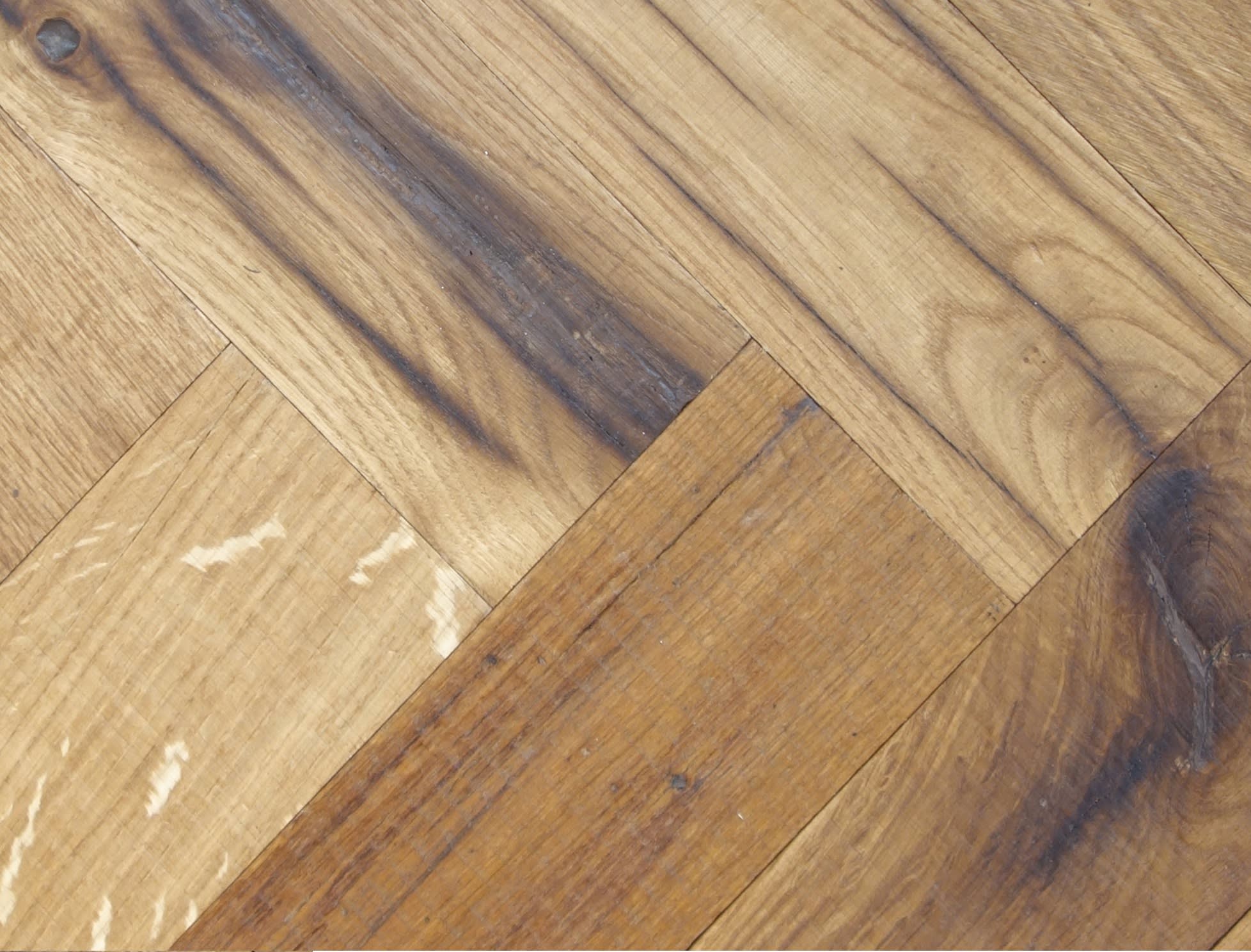 Cathedral Oak Hardwax Oiled Reclaimed Herringbone Parquet Engineered Hardwood Flooring - Image 3