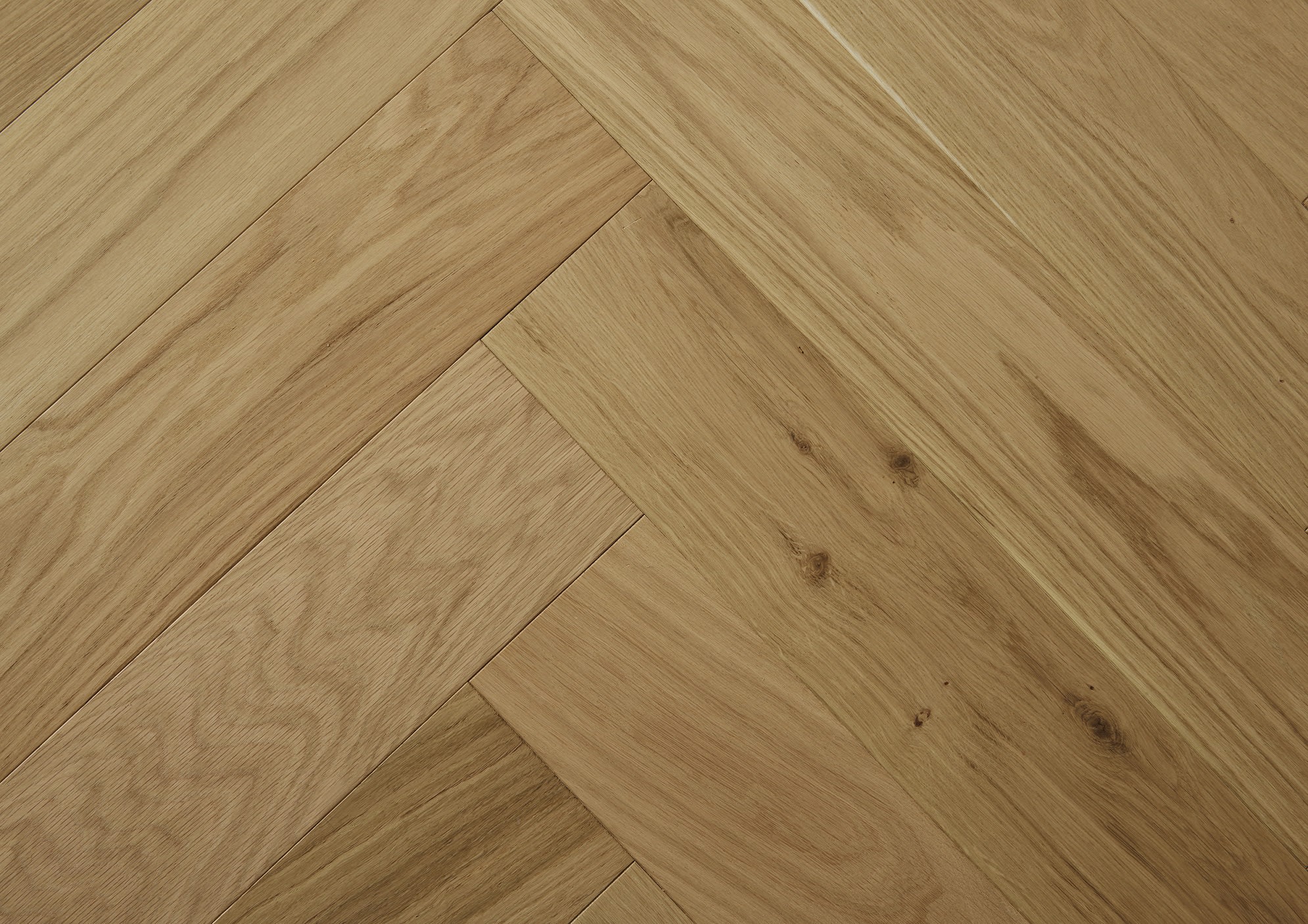 Raw Silk Natural Oak Invisible Lacquered Herringbone Engineered Parquet Block