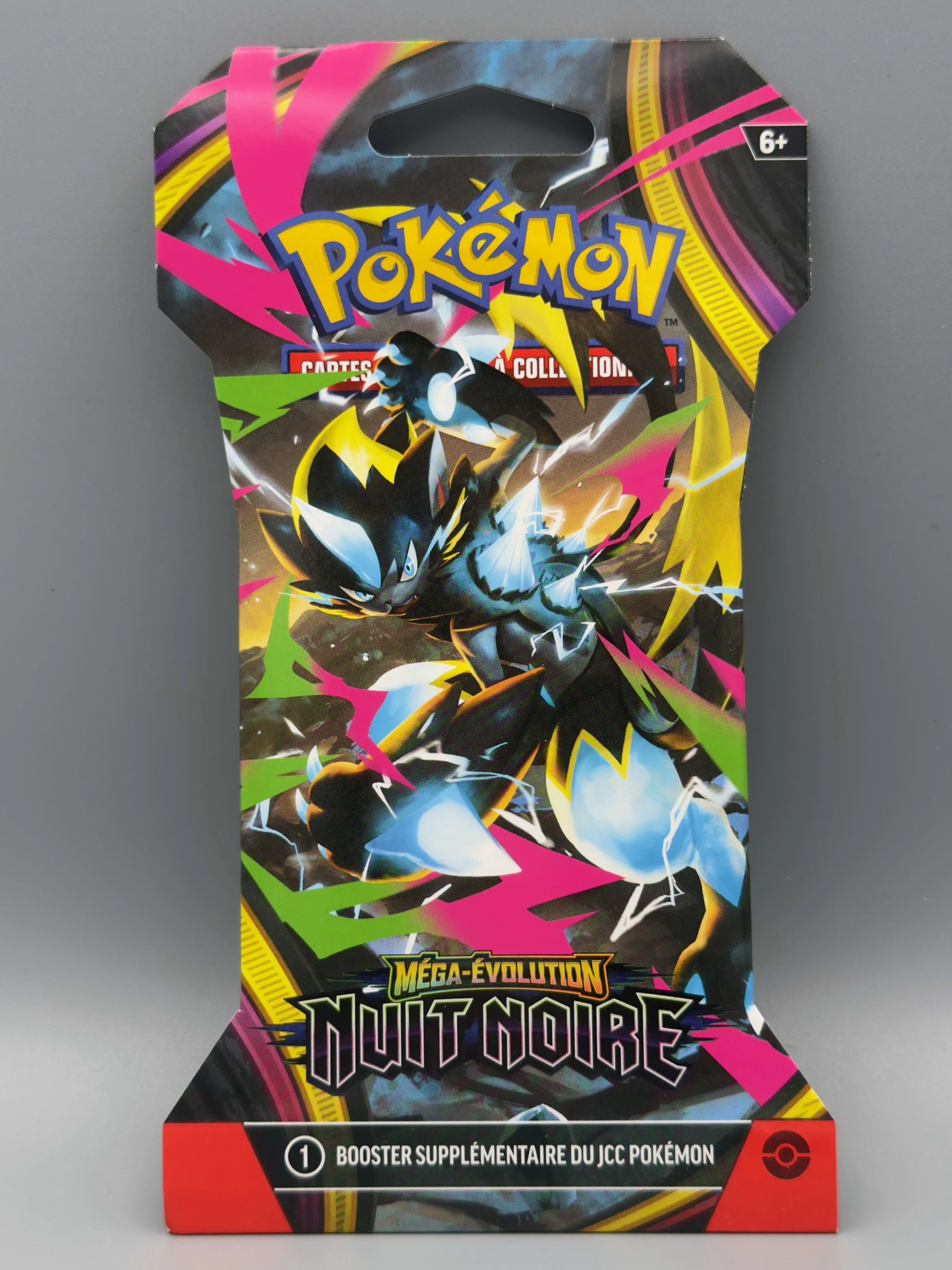 Booster blister Nuit Noire, illustration de Zeraora