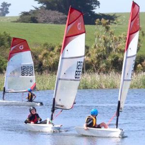 Open skiff are craft made up of a composite of traditional sail boats and windsurfers.