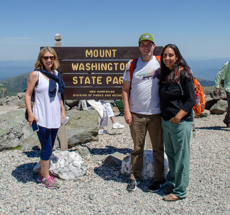 will sushila and mel with the mt washington sign