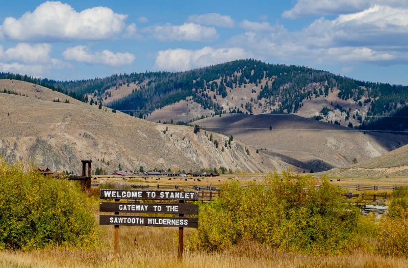 welcome sign for stanley idaho