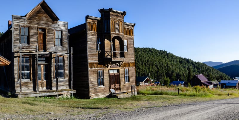 two buildings that comprise elkhorn state park