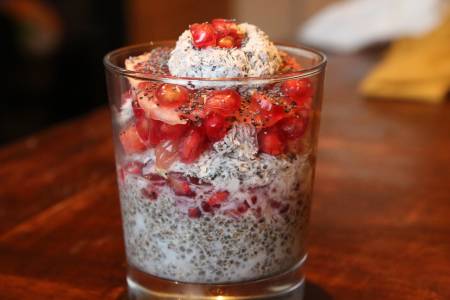 Chia-Granatapfel-Dessert Chia-Granatapfel-Dessert