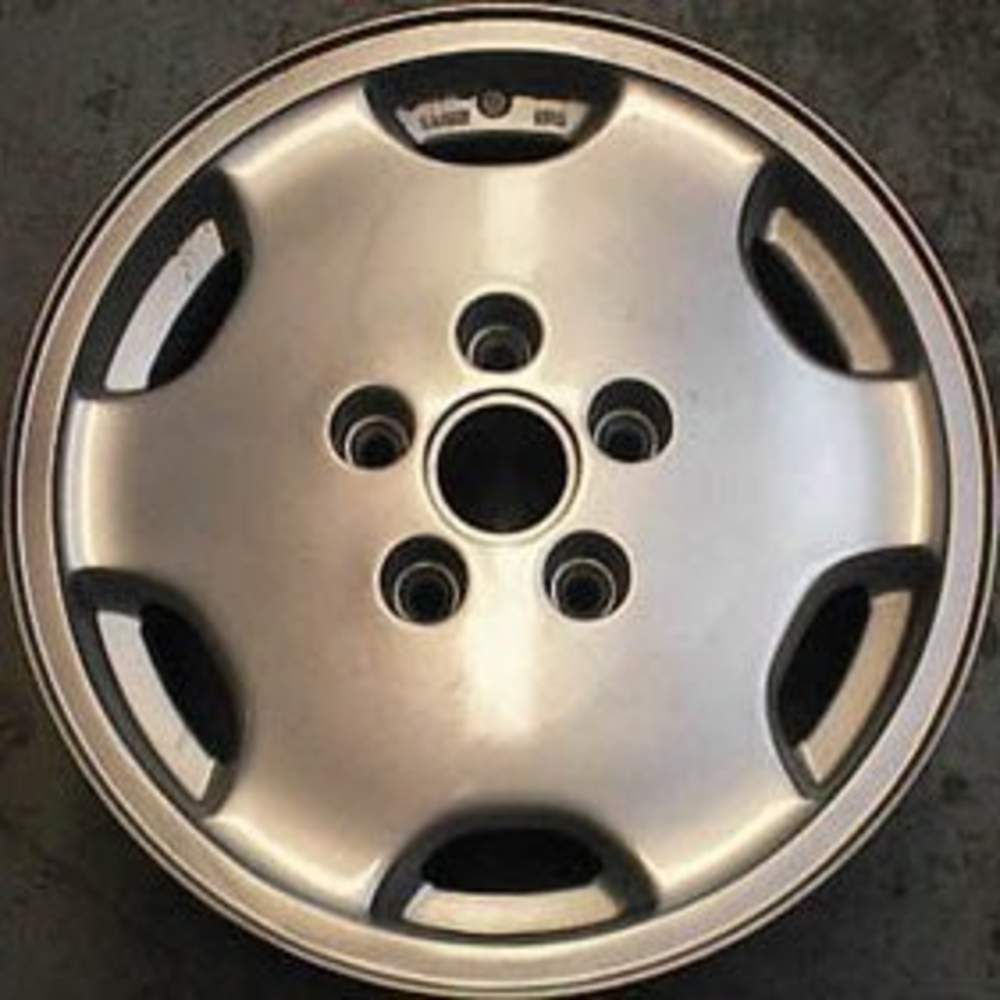 Audi V8 1992 15" OEM Wheel