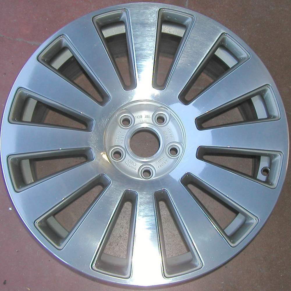 Audi A8 2005 19″ OEM Wheel