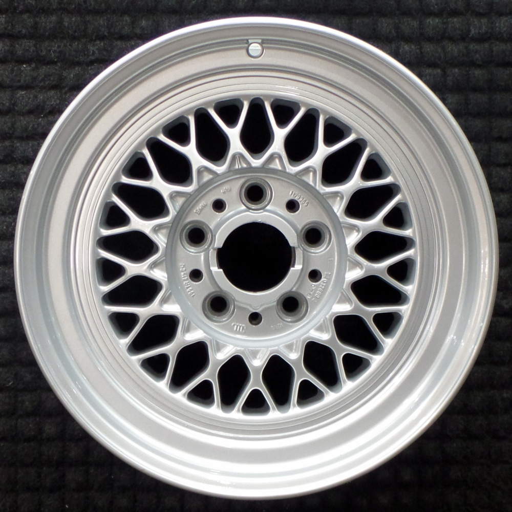 BMW M6 1987-1989 415mm OEM Wheel