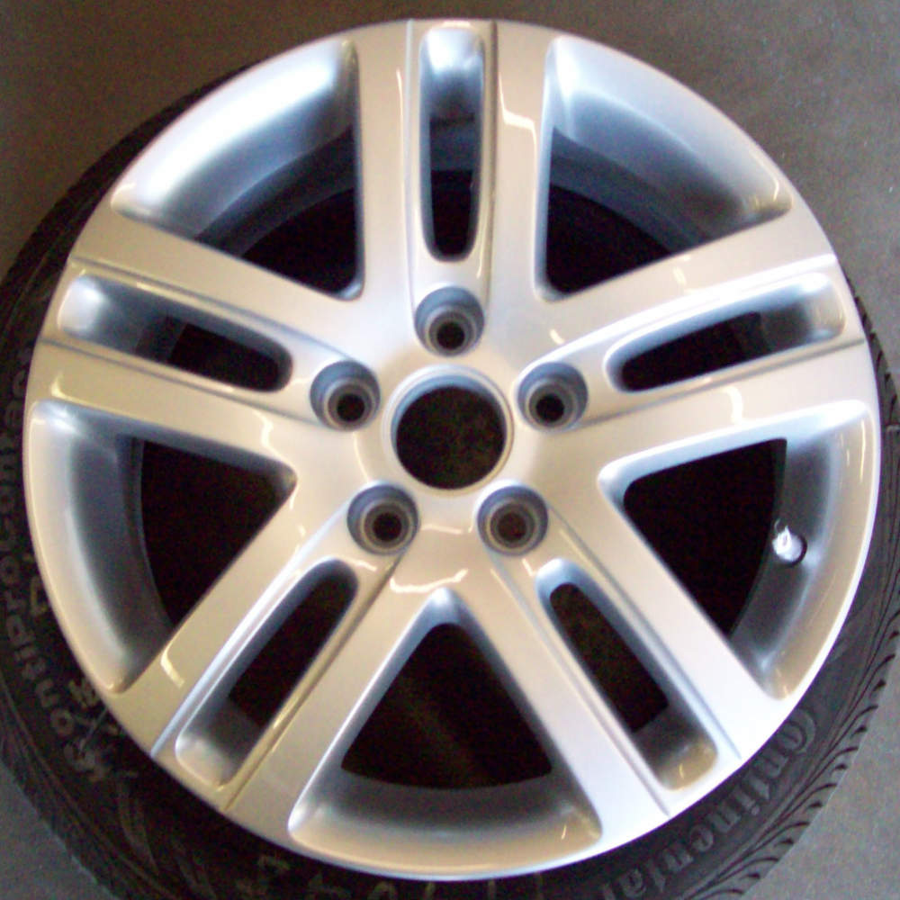 Volkswagen Passat 2000-2001 17″ OEM Wheel