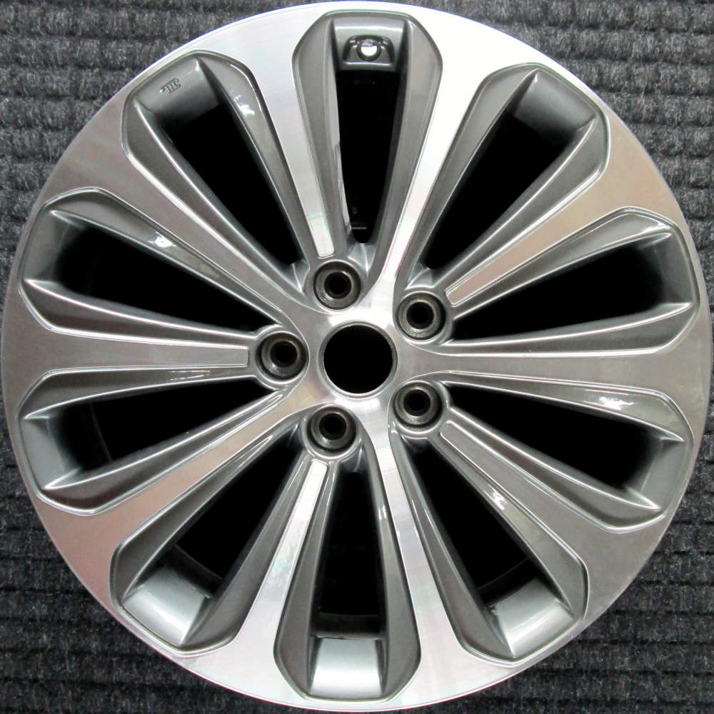 Hyundai Genesis 2012-2014 19″ OEM Wheel Machined
