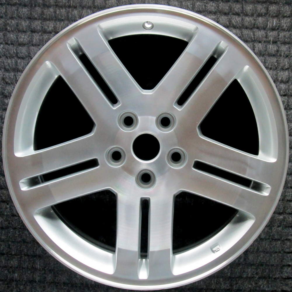 Dodge Magnum 2005-2007 18″ OEM Wheel Polished