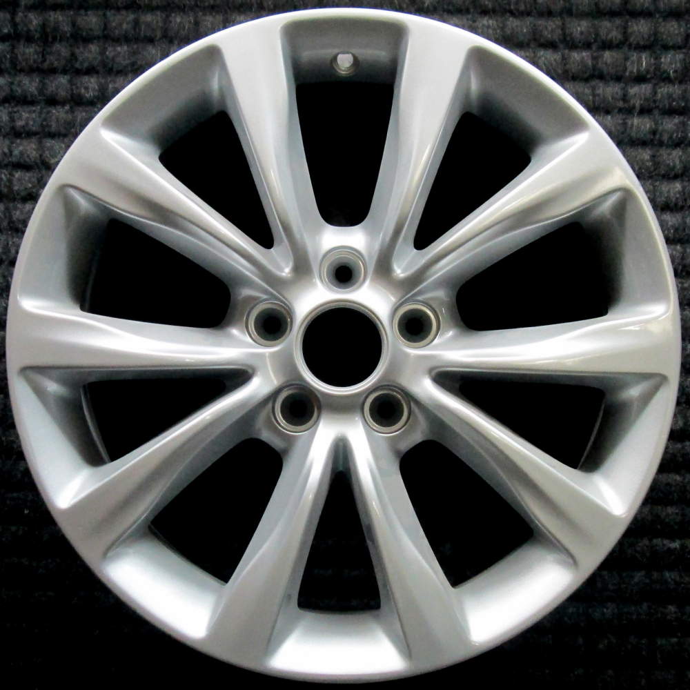 Chrysler 200 2015-2017 17″ OEM Wheel