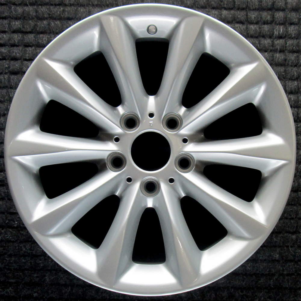 BMW 325i 2004-2007 17" Rear OEM Wheel