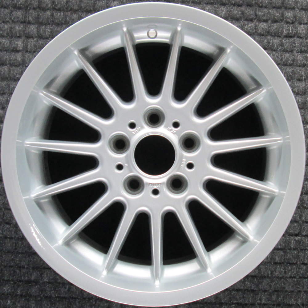 BMW 320i 2001-2005 17″ OEM Wheel