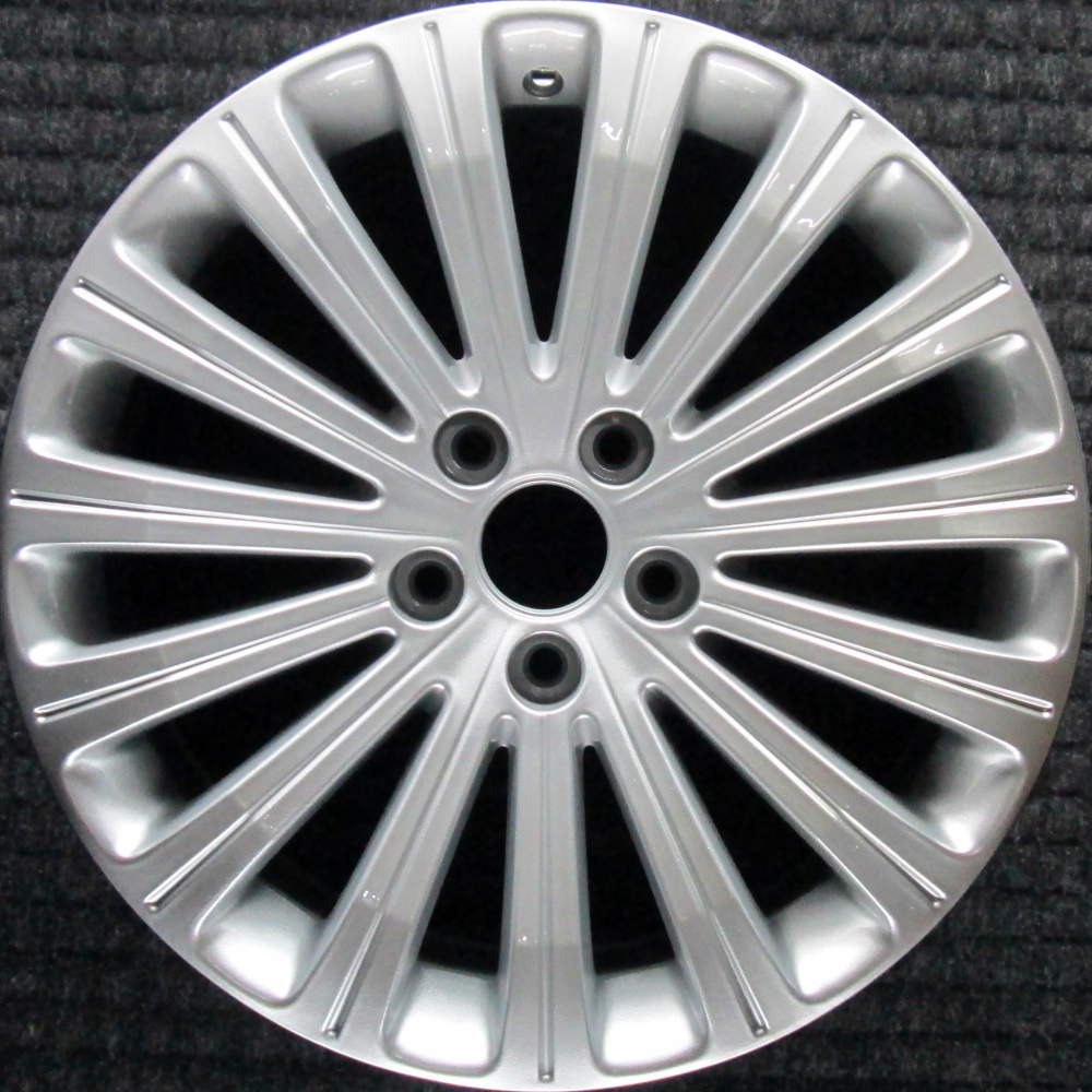 Lincoln MKX 2011-2015 18″ OEM Wheel All Silver