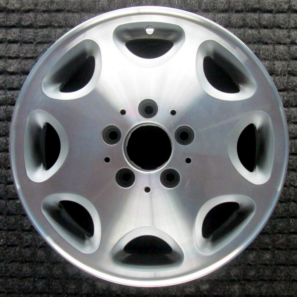 Mercedes-Benz E500 1995 15″ OEM Wheel Machined