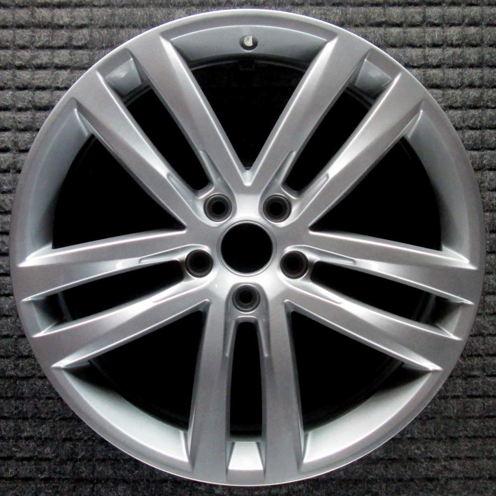 Volkswagen Passat 2016-2019 19″ OEM Wheel