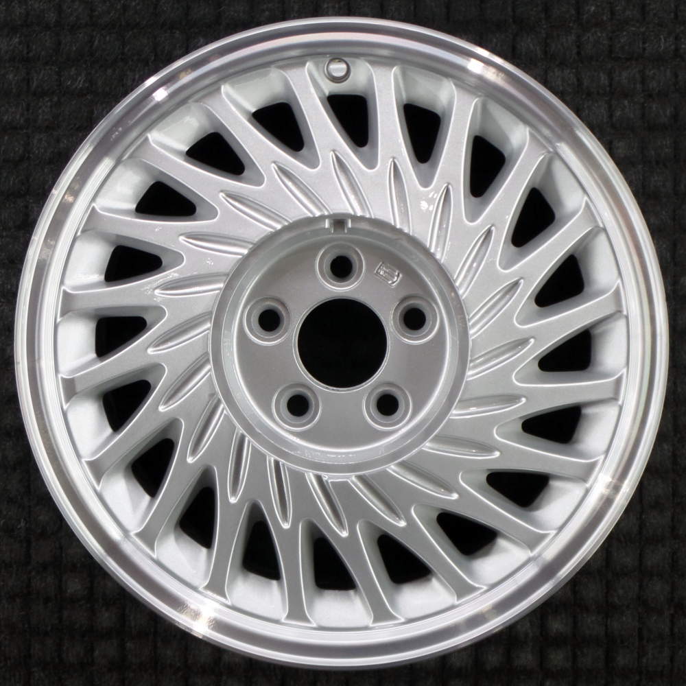Lincoln Mark Series 1993-1998 16″ Right Side OEM Wheel Machined