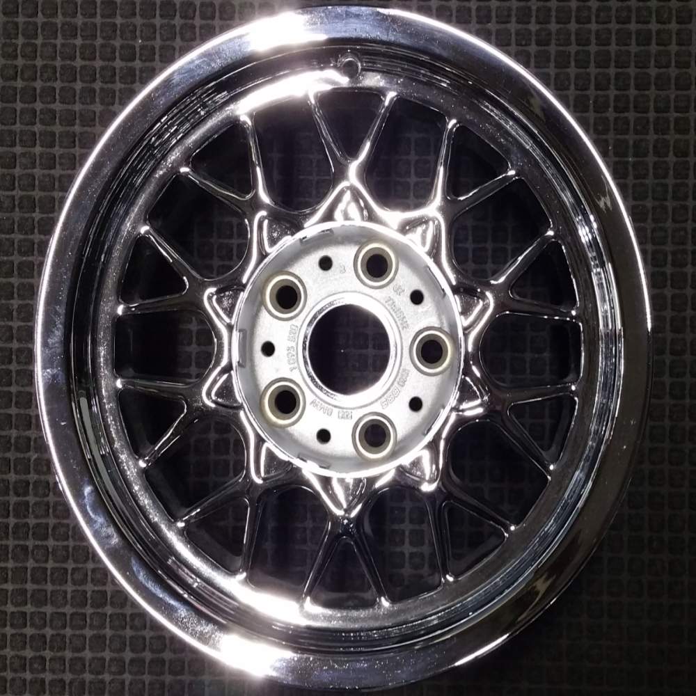 1997-2000 BMW 528i 15″ OEM Wheel Rim Chrome