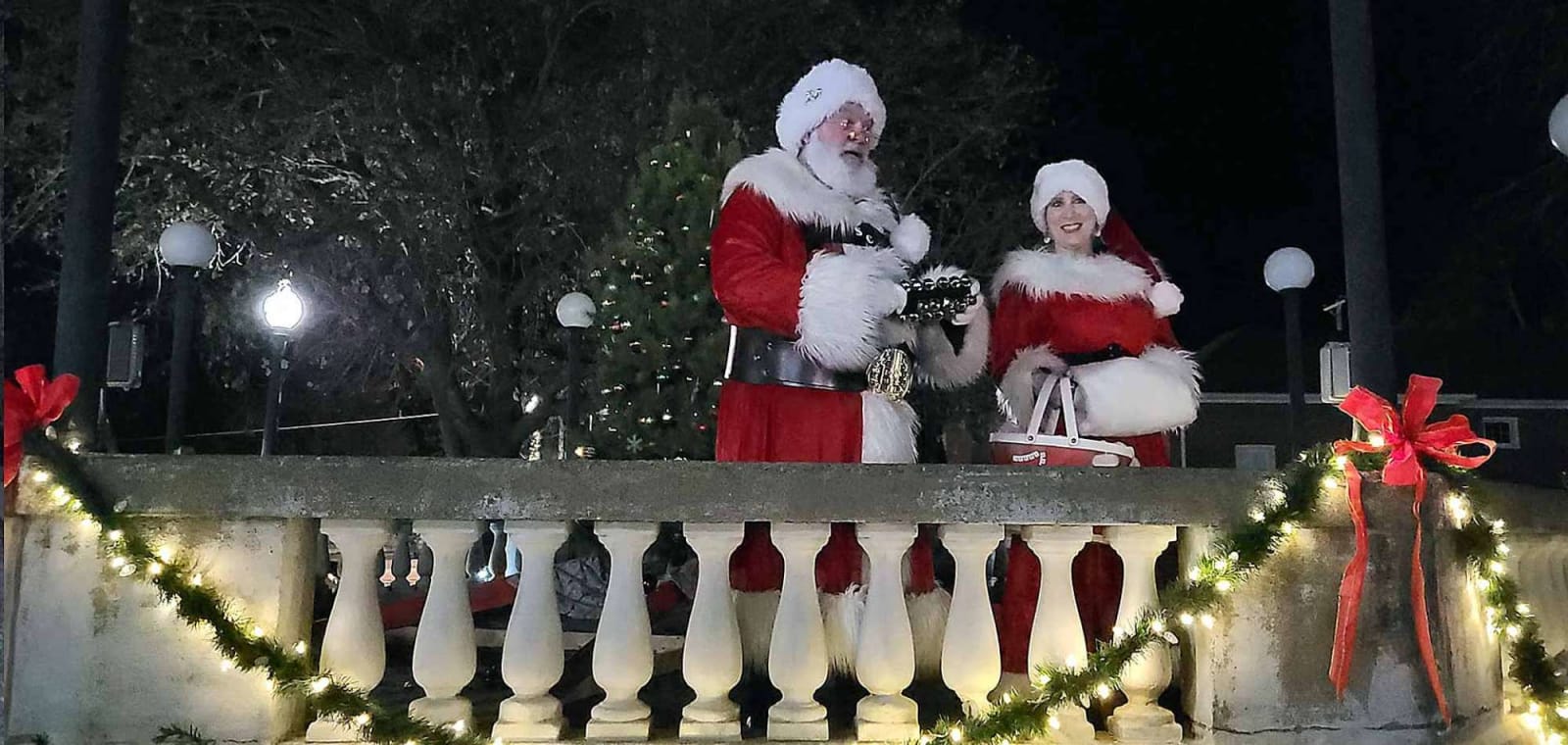 Mt Carroll Christmas Walk & Tour of Homes Weekend